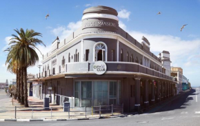 City Club Circle